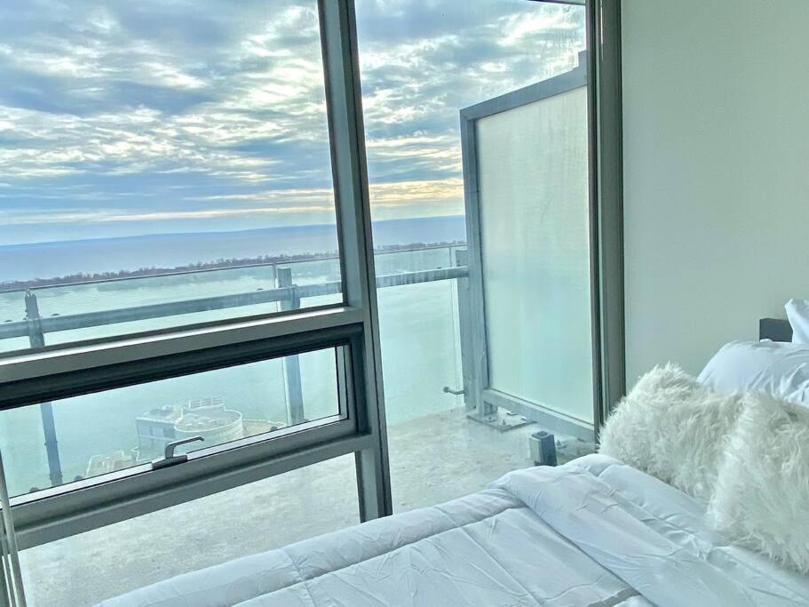 Cozy 2 Bedroom Free Parking Downtown Toronto 1Min Scotiabank Arena Tff Cn Tower Rogers Centre Union Station Exterior photo