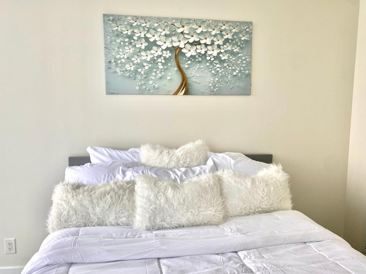 Cozy 2 Bedroom Free Parking Downtown Toronto 1Min Scotiabank Arena Tff Cn Tower Rogers Centre Union Station Exterior photo
